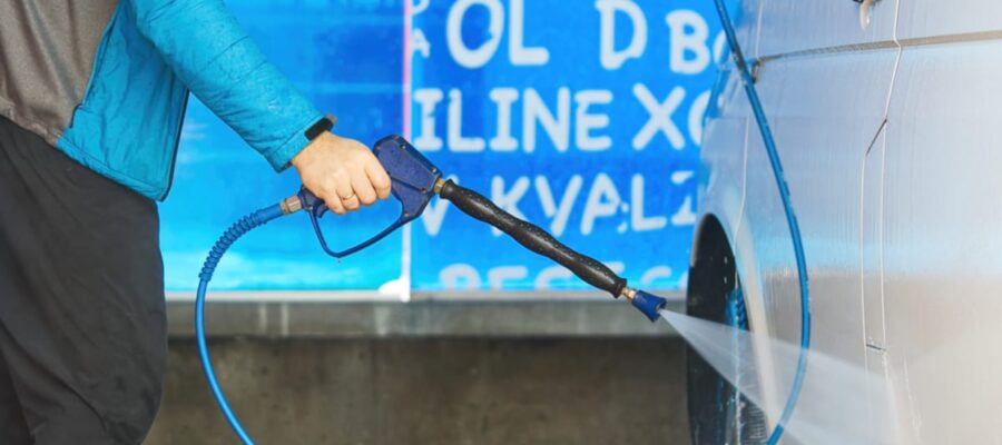 Automatic maintenance guide in winter: when and how to use a car wash